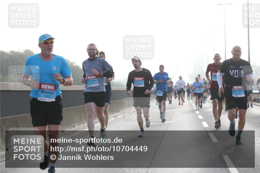 03.10.2026 - Köhlbrandbrückenlauf Jannik Wohlers http://msf.ph/oto/10704449 03.10.2026 09:15:05 Position 3 1262, 1355, 2189 meine-sportfotos.de