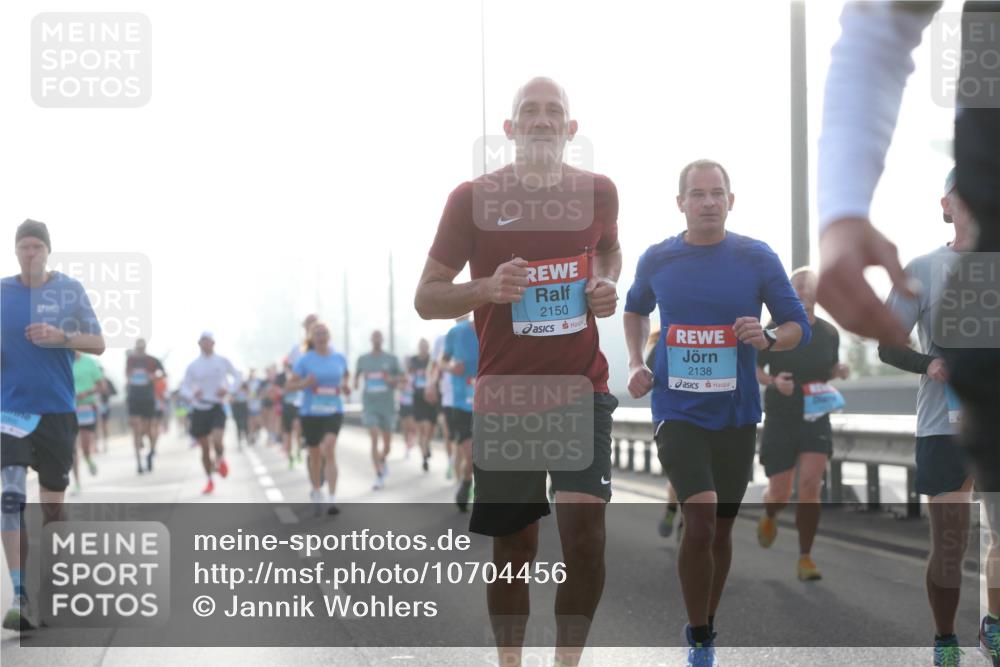03.10.2026 - Köhlbrandbrückenlauf Jannik Wohlers http://msf.ph/oto/10704456 03.10.2026 09:15:08 Position 3 2150, 2138 meine-sportfotos.de