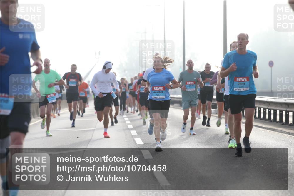 03.10.2026 - Köhlbrandbrückenlauf Jannik Wohlers http://msf.ph/oto/10704458 03.10.2026 09:15:09 Position 3 1267, 2333 meine-sportfotos.de