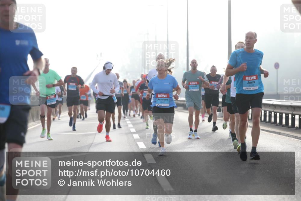 03.10.2026 - Köhlbrandbrückenlauf Jannik Wohlers http://msf.ph/oto/10704460 03.10.2026 09:15:09 Position 3 1267, 2333 meine-sportfotos.de