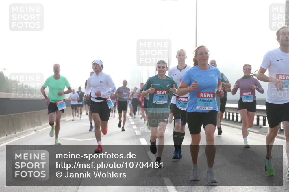 03.10.2026 - Köhlbrandbrückenlauf Jannik Wohlers http://msf.ph/oto/10704481 03.10.2026 09:15:12 Position 3 1227, 2294, 1267, 837 meine-sportfotos.de