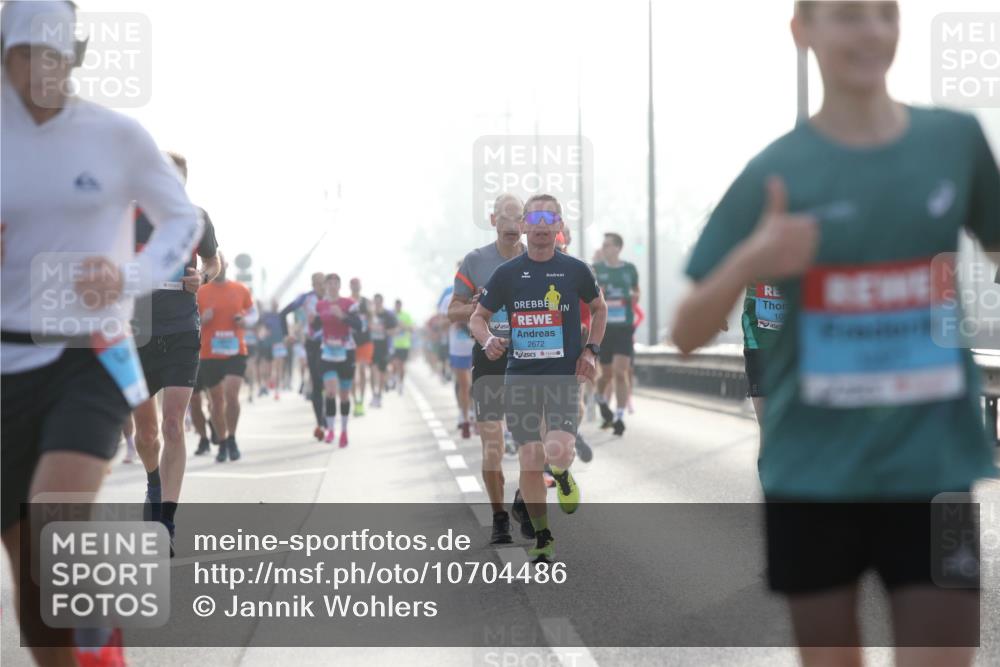 03.10.2026 - Köhlbrandbrückenlauf Jannik Wohlers http://msf.ph/oto/10704486 03.10.2026 09:15:14 Position 3 10, 2672 meine-sportfotos.de