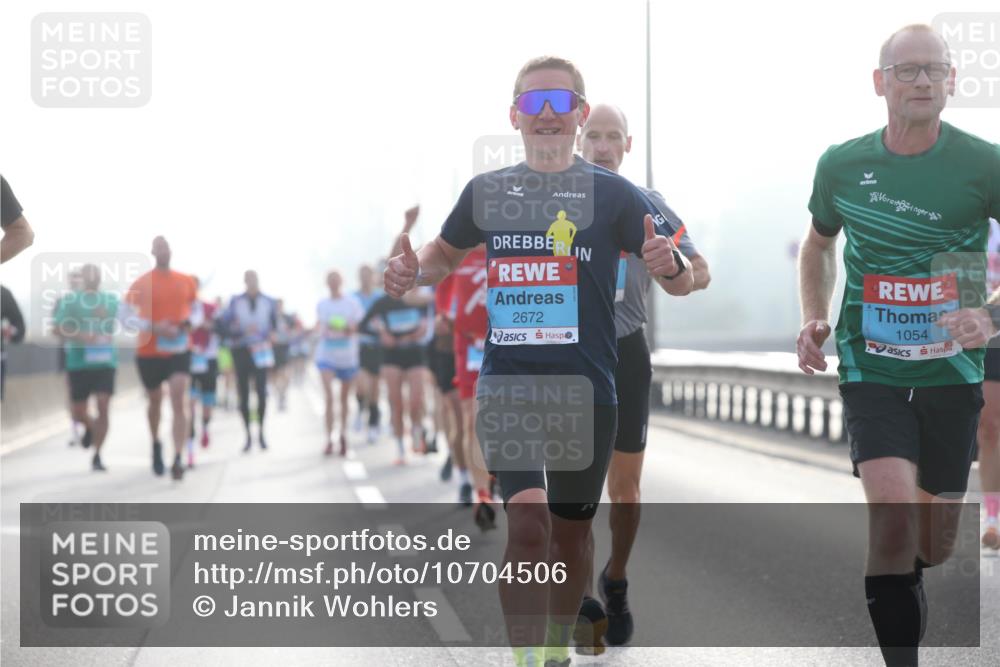 03.10.2026 - Köhlbrandbrückenlauf Jannik Wohlers http://msf.ph/oto/10704506 03.10.2026 09:15:17 Position 3 2672, 1054 meine-sportfotos.de