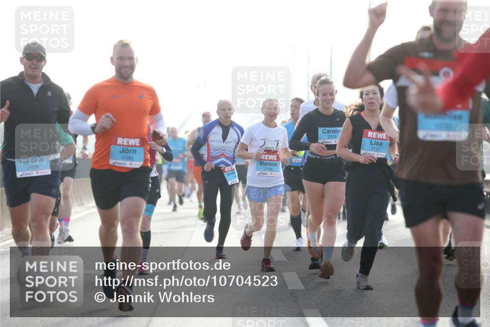 03.10.2026 - Köhlbrandbrückenlauf Jannik Wohlers http://msf.ph/oto/10704523 03.10.2026 09:15:21 Position 3 2436, 2395, 2144, 2319, 732, 2127 meine-sportfotos.de