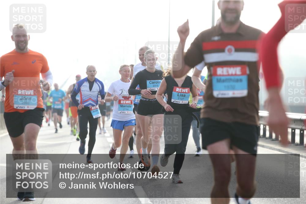 03.10.2026 - Köhlbrandbrückenlauf Jannik Wohlers http://msf.ph/oto/10704527 03.10.2026 09:15:22 Position 3 2395, 21, 2144, 2319, 2127 meine-sportfotos.de
