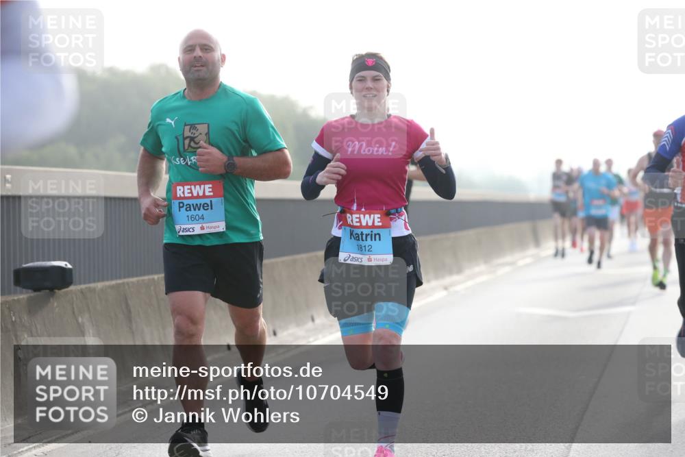 03.10.2026 - Köhlbrandbrückenlauf Jannik Wohlers http://msf.ph/oto/10704549 03.10.2026 09:15:25 Position 3 1604, 1812 meine-sportfotos.de