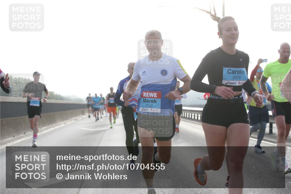 03.10.2026 - Köhlbrandbrückenlauf Jannik Wohlers http://msf.ph/oto/10704555 03.10.2026 09:15:26 Position 3 2143, 2319 meine-sportfotos.de