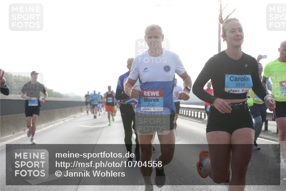 03.10.2026 - Köhlbrandbrückenlauf Jannik Wohlers http://msf.ph/oto/10704558 03.10.2026 09:15:26 Position 3 2143, 7, 2319 meine-sportfotos.de
