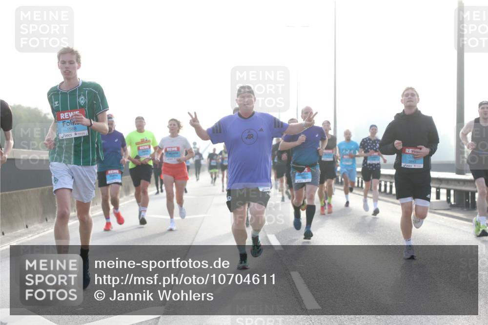 03.10.2026 - Köhlbrandbrückenlauf Jannik Wohlers http://msf.ph/oto/10704611 03.10.2026 09:15:36 Position 3 1588, 3843 meine-sportfotos.de