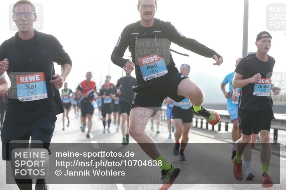 03.10.2026 - Köhlbrandbrückenlauf Jannik Wohlers http://msf.ph/oto/10704638 03.10.2026 09:15:39 Position 3 2462, 1320, 2410 meine-sportfotos.de