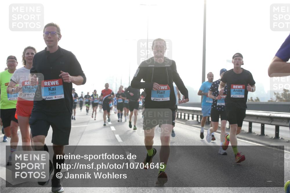 03.10.2026 - Köhlbrandbrückenlauf Jannik Wohlers http://msf.ph/oto/10704645 03.10.2026 09:15:40 Position 3 1878, 2014, 2462, 4, 1320, 2410 meine-sportfotos.de
