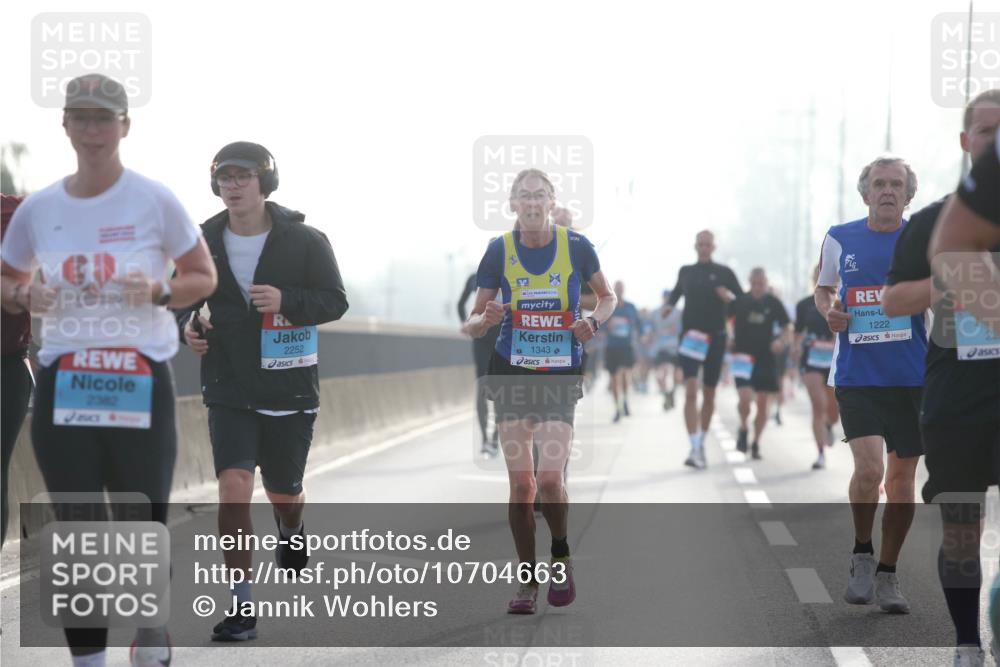 03.10.2026 - Köhlbrandbrückenlauf Jannik Wohlers http://msf.ph/oto/10704663 03.10.2026 09:15:44 Position 3 2382, 2252, 1343, 1222 meine-sportfotos.de
