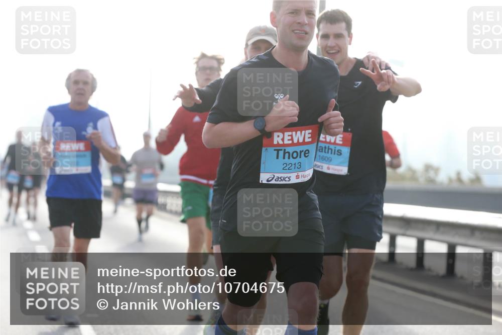 03.10.2026 - Köhlbrandbrückenlauf Jannik Wohlers http://msf.ph/oto/10704675 03.10.2026 09:15:46 Position 3 2213, 1609 meine-sportfotos.de