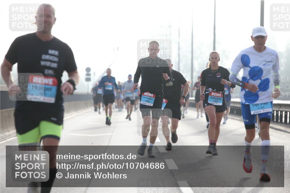 03.10.2026 - Köhlbrandbrückenlauf Jannik Wohlers http://msf.ph/oto/10704686 03.10.2026 09:15:49 Position 3 2288, 1787, 2199 meine-sportfotos.de