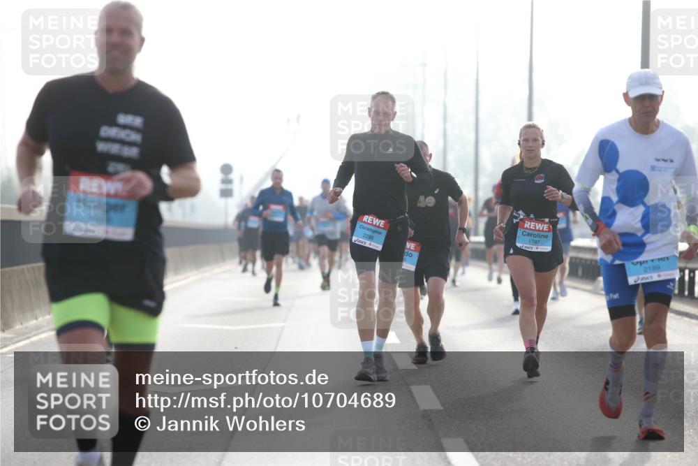 03.10.2026 - Köhlbrandbrückenlauf Jannik Wohlers http://msf.ph/oto/10704689 03.10.2026 09:15:49 Position 3 2288, 1787, 2199 meine-sportfotos.de
