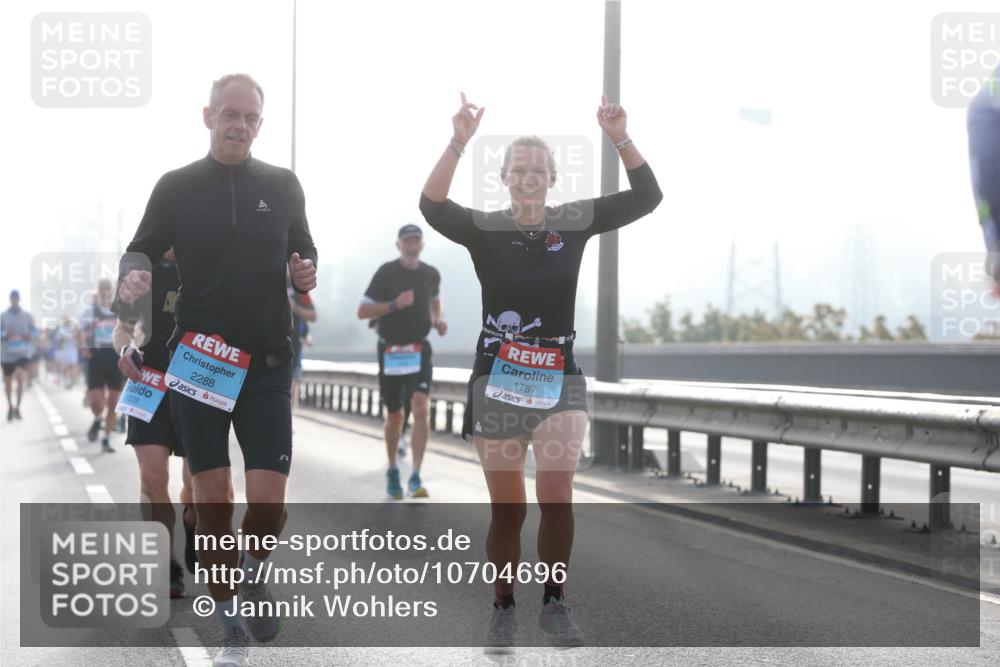 03.10.2026 - Köhlbrandbrückenlauf Jannik Wohlers http://msf.ph/oto/10704696 03.10.2026 09:15:53 Position 3 2228, 2288, 1787 meine-sportfotos.de