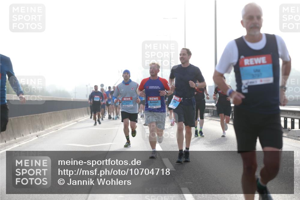 03.10.2026 - Köhlbrandbrückenlauf Jannik Wohlers http://msf.ph/oto/10704718 03.10.2026 09:16:00 Position 3 1833, 3, 1 meine-sportfotos.de