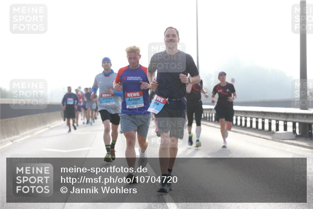 03.10.2026 - Köhlbrandbrückenlauf Jannik Wohlers http://msf.ph/oto/10704720 03.10.2026 09:16:02 Position 3 1833 meine-sportfotos.de