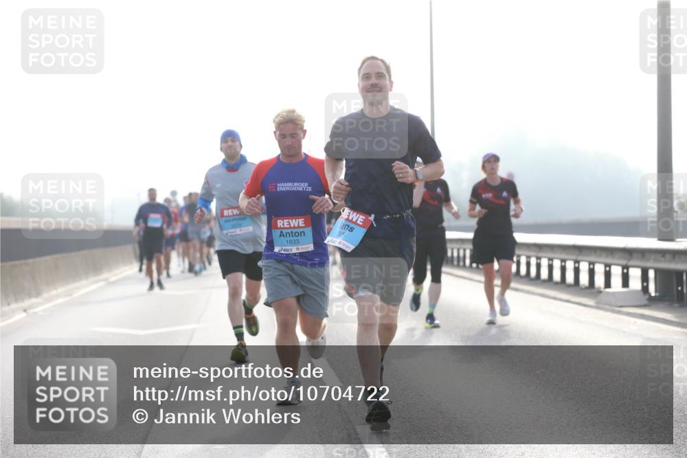 03.10.2026 - Köhlbrandbrückenlauf Jannik Wohlers http://msf.ph/oto/10704722 03.10.2026 09:16:02 Position 3 1833 meine-sportfotos.de