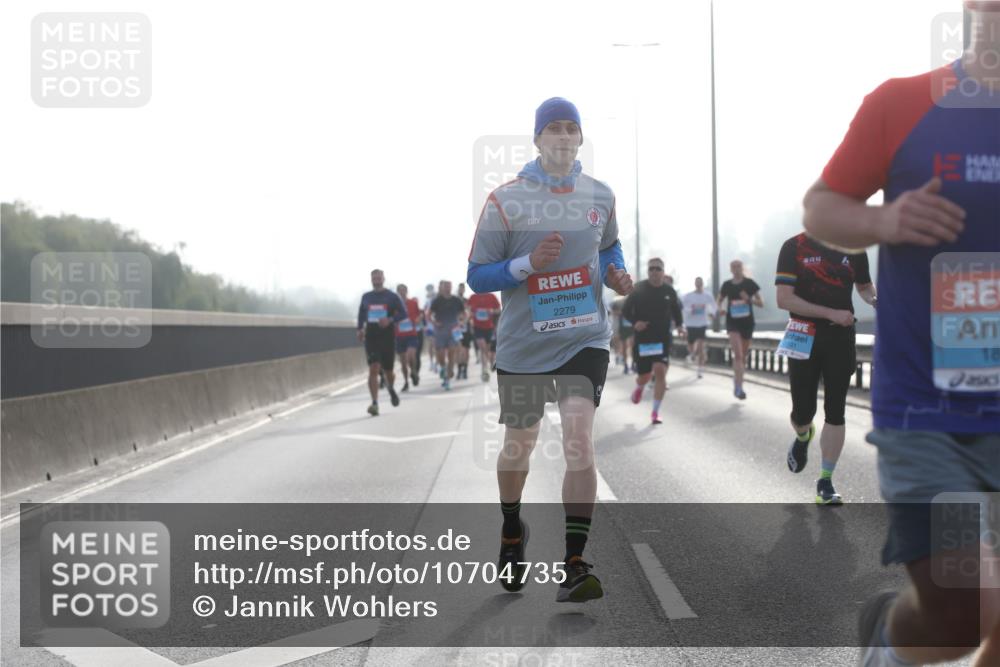03.10.2026 - Köhlbrandbrückenlauf Jannik Wohlers http://msf.ph/oto/10704735 03.10.2026 09:16:04 Position 3 2279, 31, 18 meine-sportfotos.de