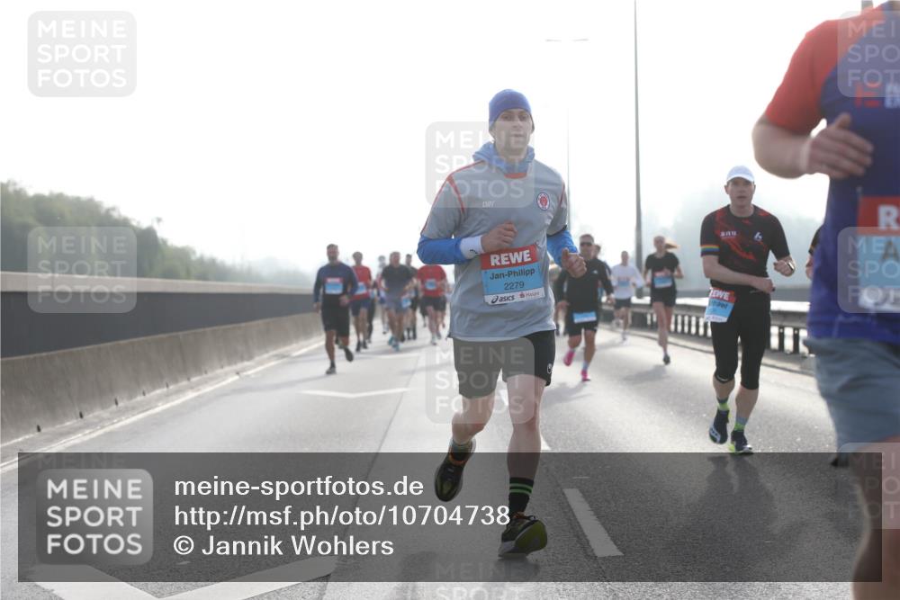 03.10.2026 - Köhlbrandbrückenlauf Jannik Wohlers http://msf.ph/oto/10704738 03.10.2026 09:16:05 Position 3 2279 meine-sportfotos.de