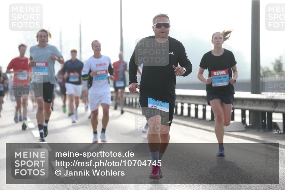 03.10.2026 - Köhlbrandbrückenlauf Jannik Wohlers http://msf.ph/oto/10704745 03.10.2026 09:16:08 Position 3 1280, 2390 meine-sportfotos.de