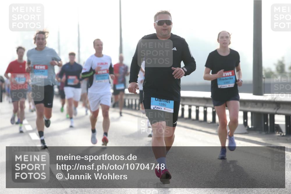 03.10.2026 - Köhlbrandbrückenlauf Jannik Wohlers http://msf.ph/oto/10704748 03.10.2026 09:16:08 Position 3 1280, 2390 meine-sportfotos.de