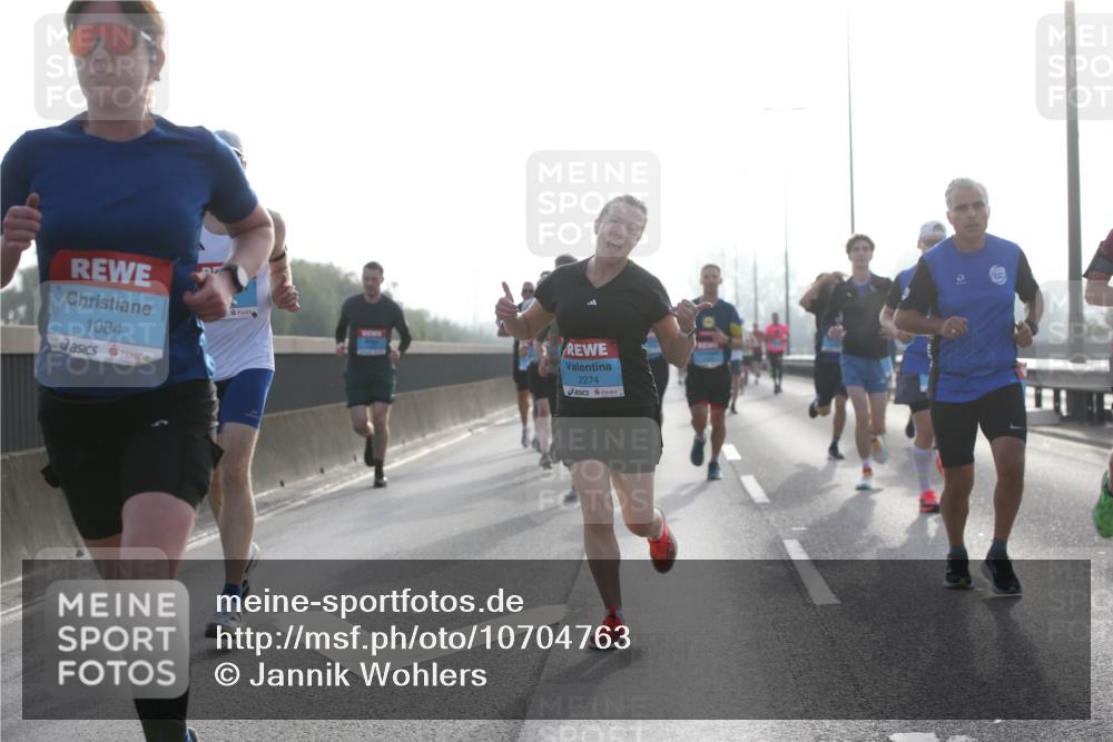 03.10.2026 - Köhlbrandbrückenlauf Jannik Wohlers http://msf.ph/oto/10704763 03.10.2026 09:16:20 Position 3 1084, 2274 meine-sportfotos.de