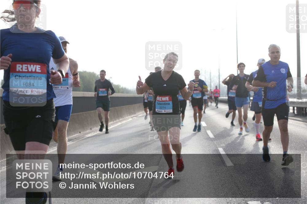 03.10.2026 - Köhlbrandbrückenlauf Jannik Wohlers http://msf.ph/oto/10704764 03.10.2026 09:16:20 Position 3 1084, 2274 meine-sportfotos.de