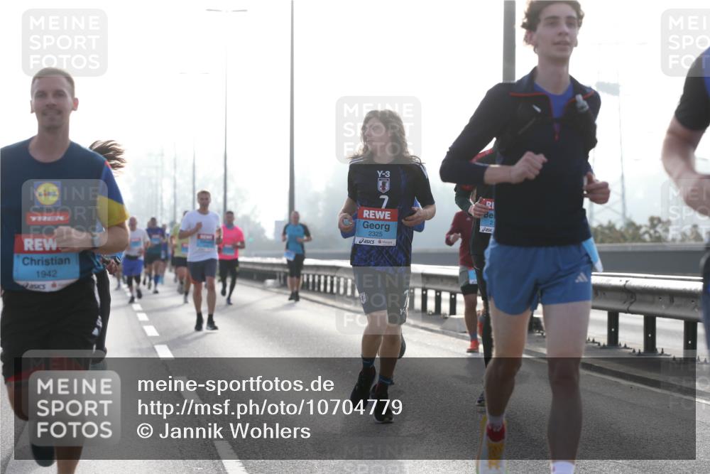 03.10.2026 - Köhlbrandbrückenlauf Jannik Wohlers http://msf.ph/oto/10704779 03.10.2026 09:16:22 Position 3 1942, 3, 2325, 21 meine-sportfotos.de