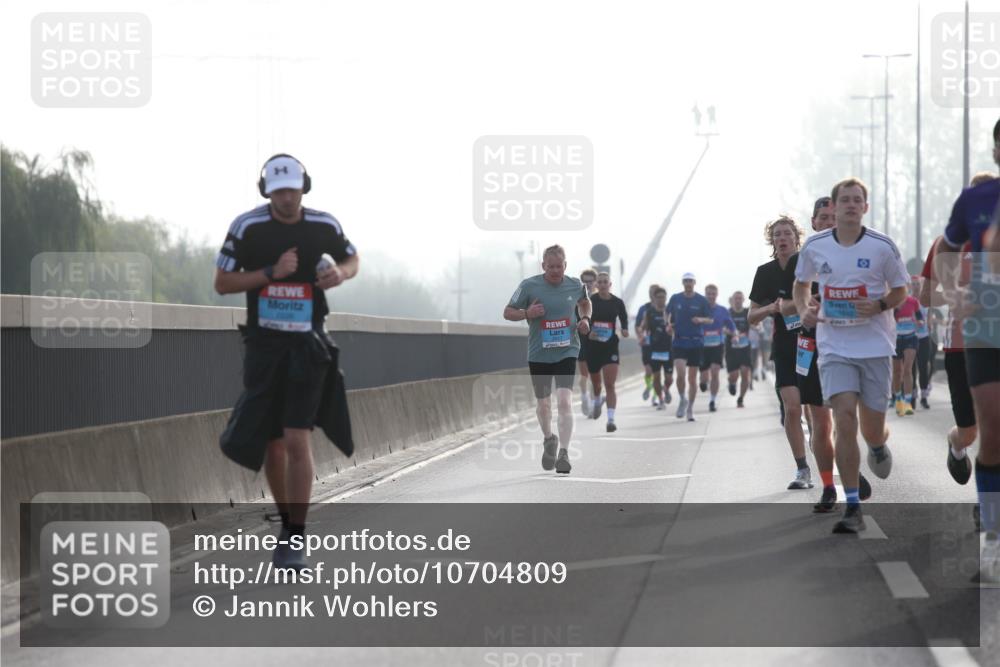 03.10.2026 - Köhlbrandbrückenlauf Jannik Wohlers http://msf.ph/oto/10704809 03.10.2026 09:16:32 Position 3 0 meine-sportfotos.de