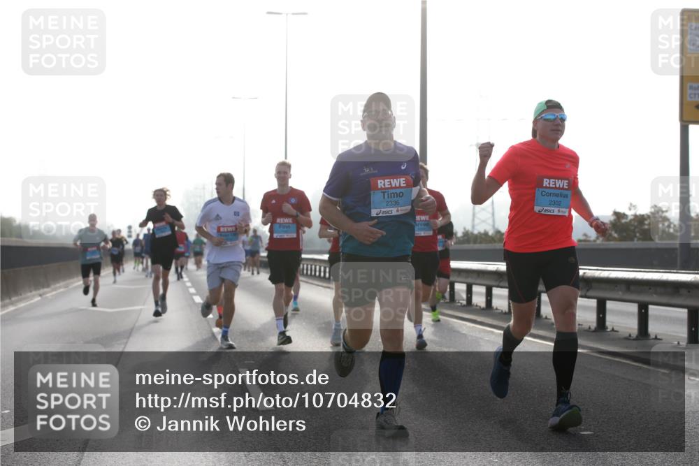 03.10.2026 - Köhlbrandbrückenlauf Jannik Wohlers http://msf.ph/oto/10704832 03.10.2026 09:16:36 Position 3 2336, 2302 meine-sportfotos.de