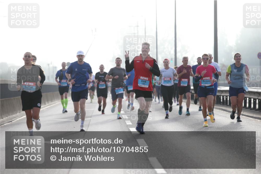 03.10.2026 - Köhlbrandbrückenlauf Jannik Wohlers http://msf.ph/oto/10704855 03.10.2026 09:16:43 Position 3 1080, 2653 meine-sportfotos.de
