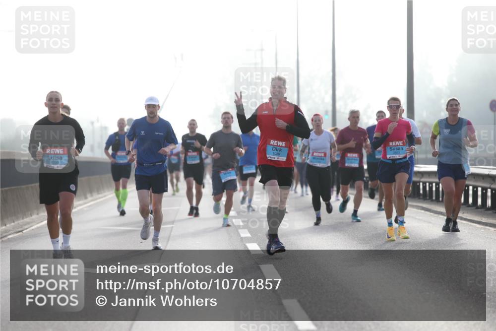 03.10.2026 - Köhlbrandbrückenlauf Jannik Wohlers http://msf.ph/oto/10704857 03.10.2026 09:16:43 Position 3 2298, 1080, 2653 meine-sportfotos.de