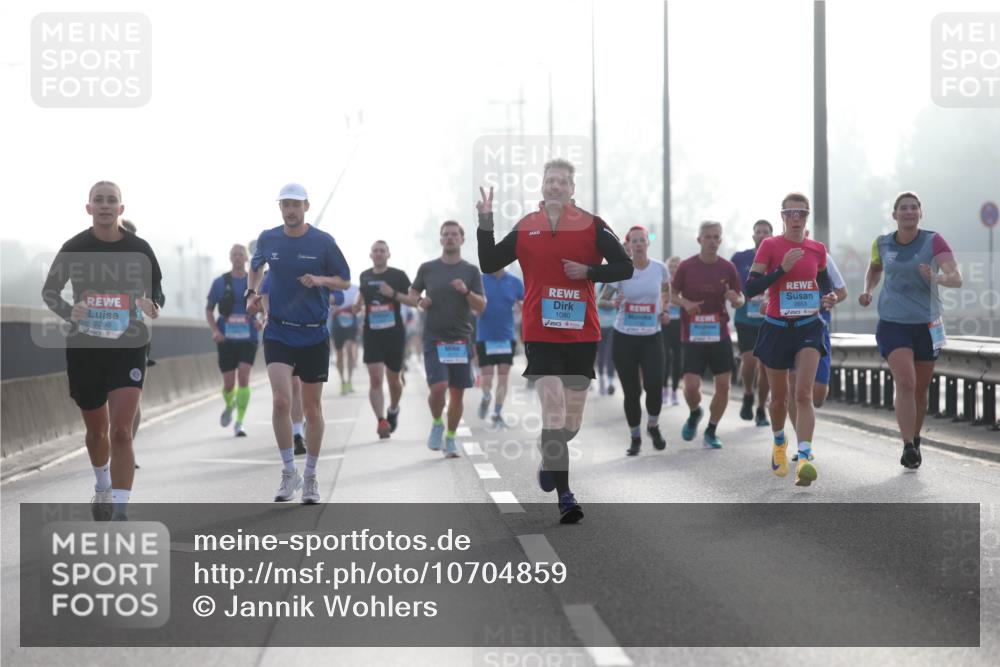 03.10.2026 - Köhlbrandbrückenlauf Jannik Wohlers http://msf.ph/oto/10704859 03.10.2026 09:16:43 Position 3 2298, 1080, 2653 meine-sportfotos.de