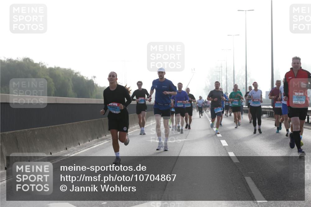 03.10.2026 - Köhlbrandbrückenlauf Jannik Wohlers http://msf.ph/oto/10704867 03.10.2026 09:16:46 Position 3 1080 meine-sportfotos.de