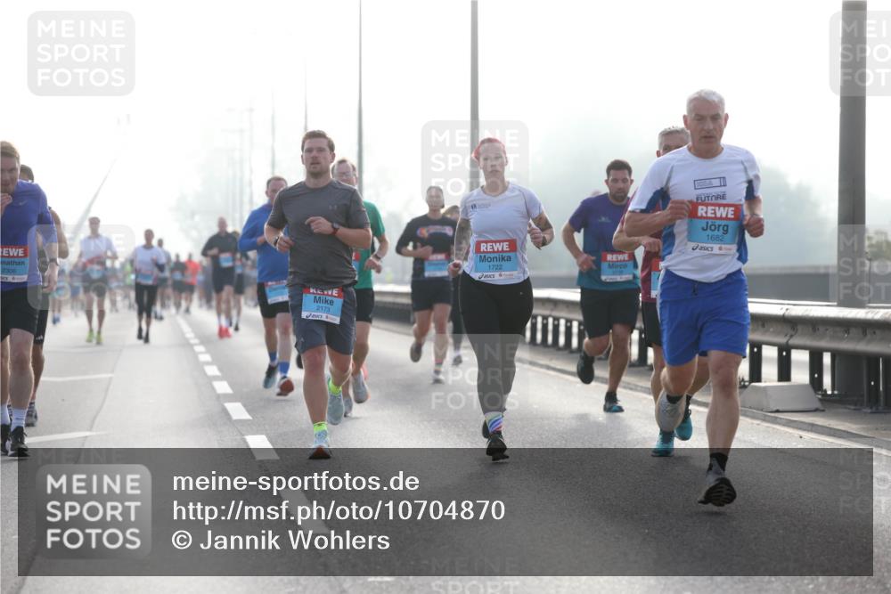 03.10.2026 - Köhlbrandbrückenlauf Jannik Wohlers http://msf.ph/oto/10704870 03.10.2026 09:16:48 Position 3 2306, 1722, 2173, 1682 meine-sportfotos.de