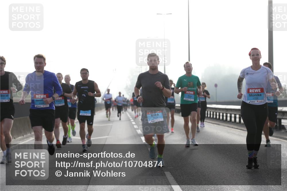 03.10.2026 - Köhlbrandbrückenlauf Jannik Wohlers http://msf.ph/oto/10704874 03.10.2026 09:16:51 Position 3 1127, 2306, 2173, 1722 meine-sportfotos.de