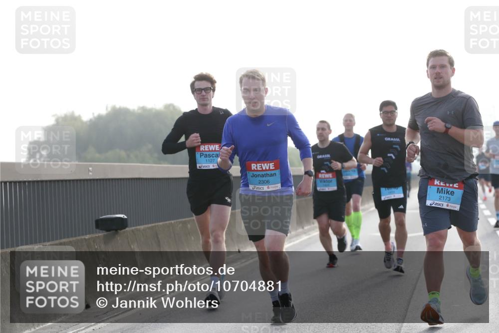 03.10.2026 - Köhlbrandbrückenlauf Jannik Wohlers http://msf.ph/oto/10704881 03.10.2026 09:16:52 Position 3 1127, 2306, 1418, 2173 meine-sportfotos.de