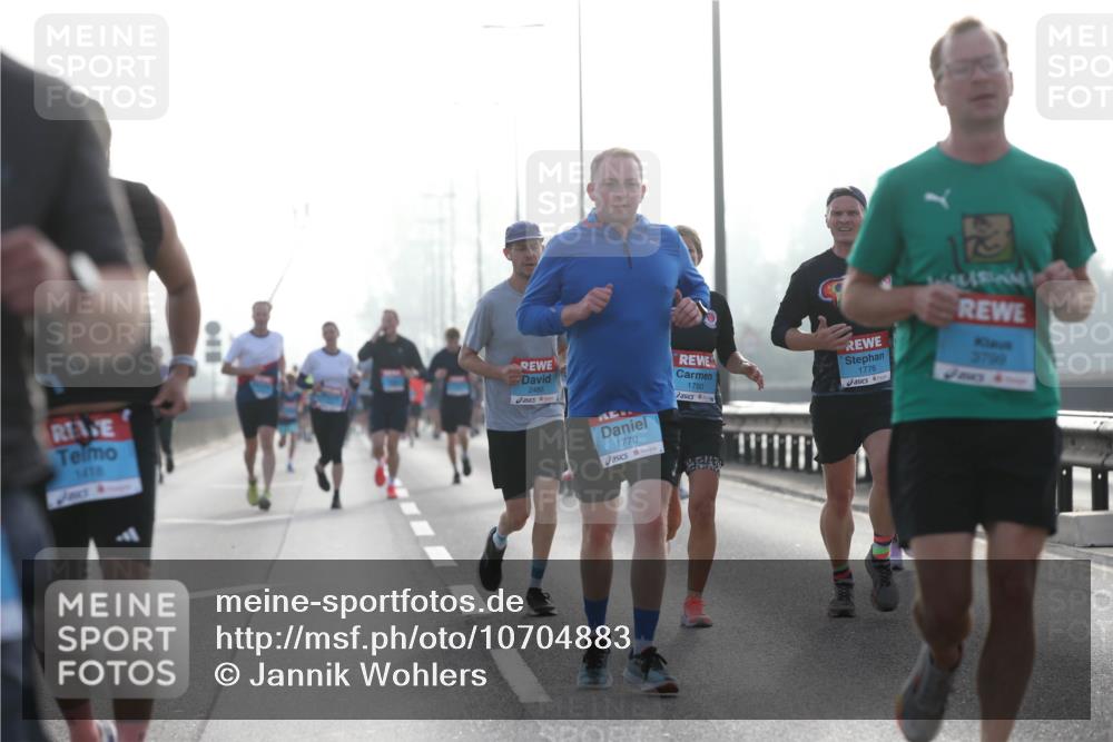 03.10.2026 - Köhlbrandbrückenlauf Jannik Wohlers http://msf.ph/oto/10704883 03.10.2026 09:16:53 Position 3 32, 1418, 2486, 1770, 1780, 1776, 3799 meine-sportfotos.de