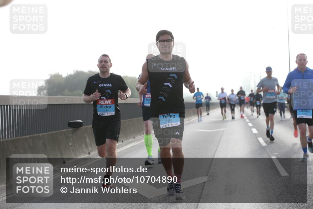 03.10.2026 - Köhlbrandbrückenlauf Jannik Wohlers http://msf.ph/oto/10704890 03.10.2026 09:16:54 Position 3 1424, 1418, 1770 meine-sportfotos.de
