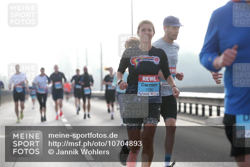 03.10.2026 - Köhlbrandbrückenlauf Jannik Wohlers http://msf.ph/oto/10704893 03.10.2026 09:16:56 Position 3 1780 meine-sportfotos.de