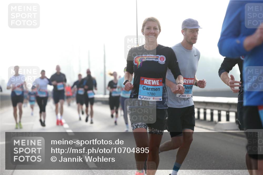 03.10.2026 - Köhlbrandbrückenlauf Jannik Wohlers http://msf.ph/oto/10704895 03.10.2026 09:16:56 Position 3 1780, 2486 meine-sportfotos.de