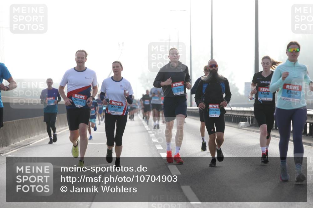 03.10.2026 - Köhlbrandbrückenlauf Jannik Wohlers http://msf.ph/oto/10704903 03.10.2026 09:16:59 Position 3 3765, 1618, 1620, 1730, 1422, 2290 meine-sportfotos.de