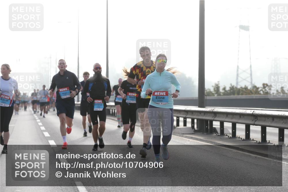 03.10.2026 - Köhlbrandbrückenlauf Jannik Wohlers http://msf.ph/oto/10704906 03.10.2026 09:17:00 Position 3 3765, 1730, 1422, 2290 meine-sportfotos.de