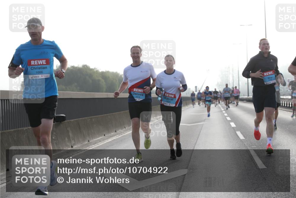 03.10.2026 - Köhlbrandbrückenlauf Jannik Wohlers http://msf.ph/oto/10704922 03.10.2026 09:17:03 Position 3 1666, 1618, 1620, 3765 meine-sportfotos.de