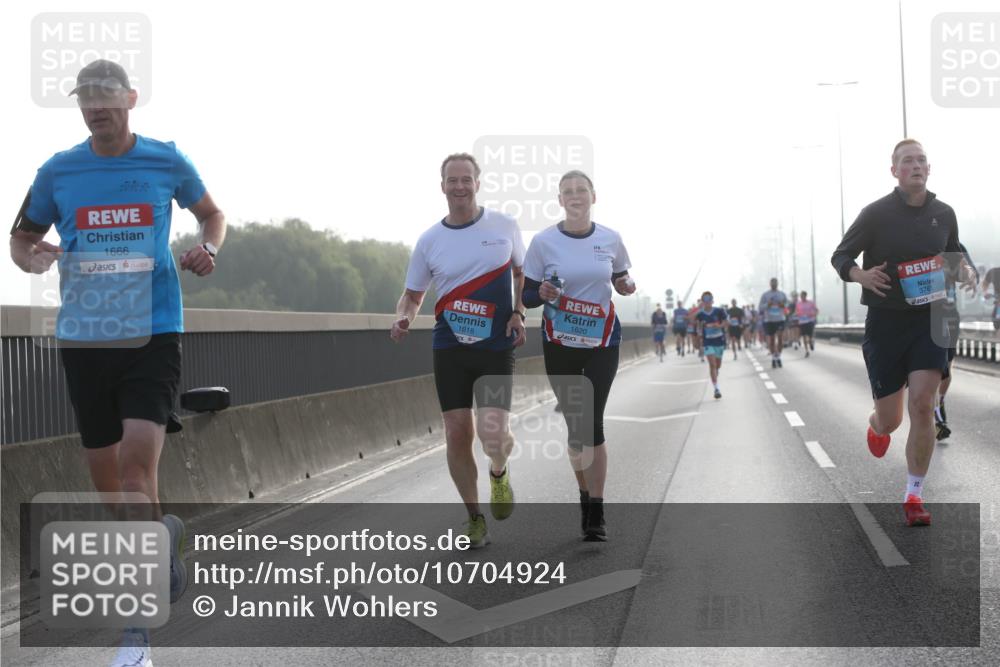 03.10.2026 - Köhlbrandbrückenlauf Jannik Wohlers http://msf.ph/oto/10704924 03.10.2026 09:17:03 Position 3 1666, 1620, 1618, 3765 meine-sportfotos.de