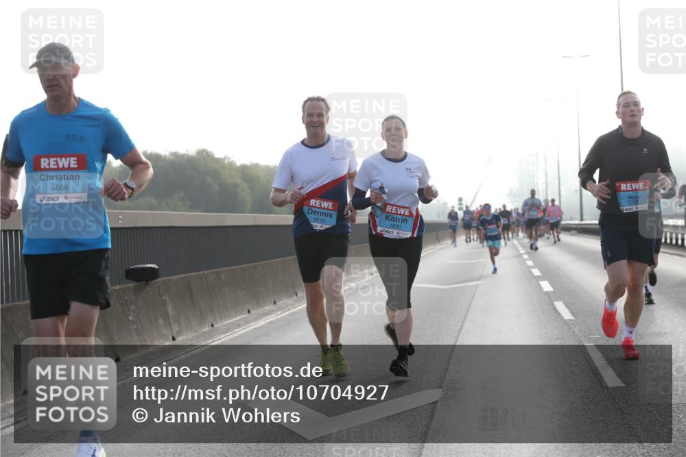 03.10.2026 - Köhlbrandbrückenlauf Jannik Wohlers http://msf.ph/oto/10704927 03.10.2026 09:17:03 Position 3 1666, 1618, 1620, 3765 meine-sportfotos.de
