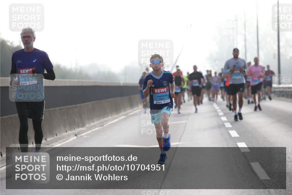 03.10.2026 - Köhlbrandbrückenlauf Jannik Wohlers http://msf.ph/oto/10704951 03.10.2026 09:17:06 Position 3 2321, 3821 meine-sportfotos.de