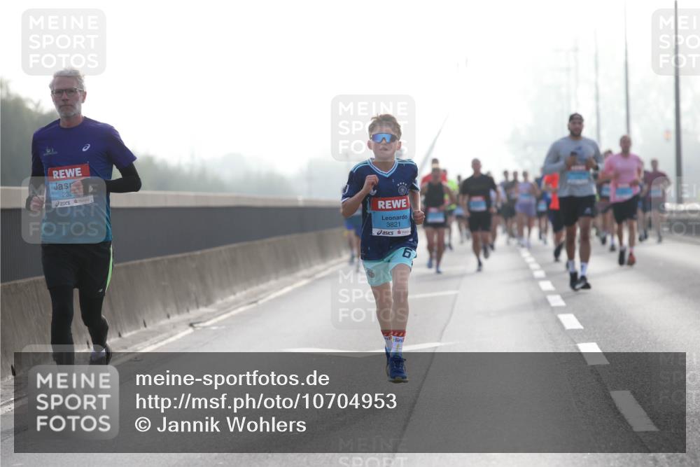 03.10.2026 - Köhlbrandbrückenlauf Jannik Wohlers http://msf.ph/oto/10704953 03.10.2026 09:17:06 Position 3 232, 3821 meine-sportfotos.de